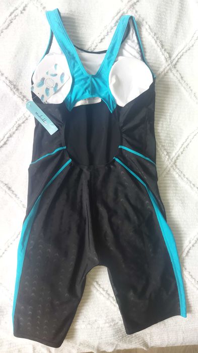 Гідрокостюм для плавання в басейні