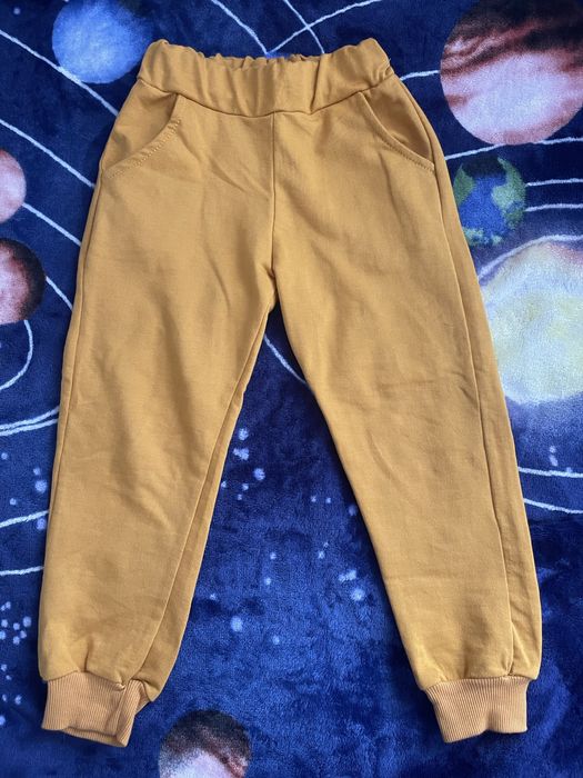 Костюм(весна)тройка,на мальчика