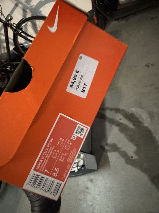 Chuteiras nike novas