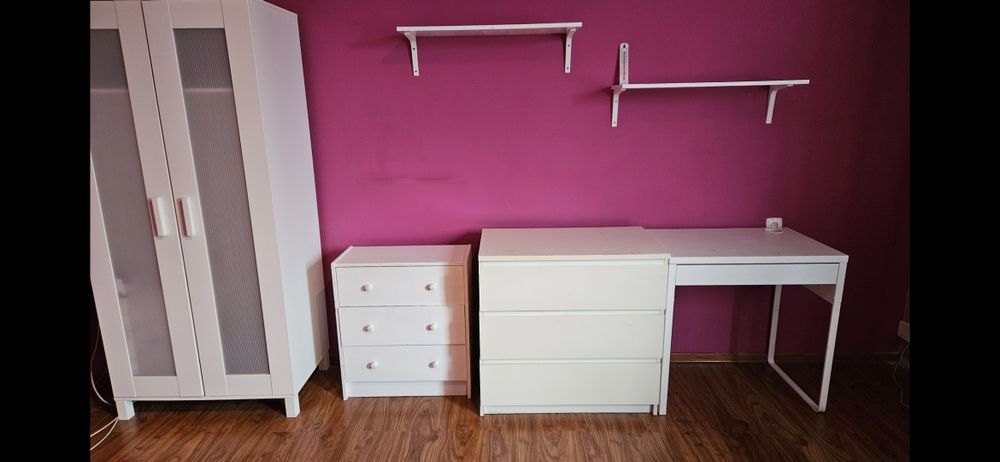 Sprzedam tanio meble białe