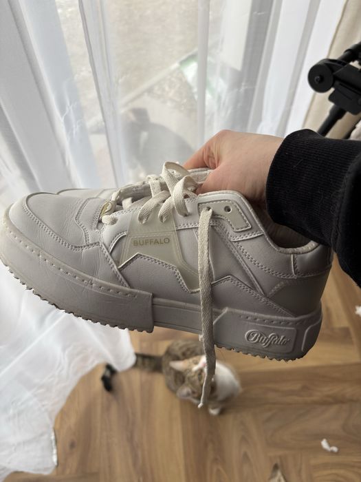 Buty buffalo biale