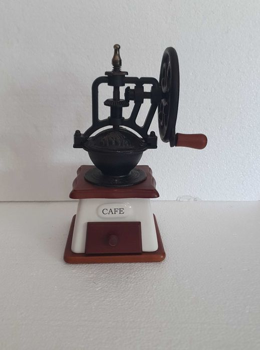 Magnífico Moinho de café manual, vintage e como novo