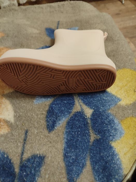 Продам чобітки суперові