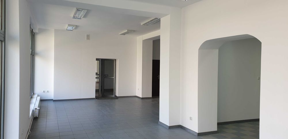 Lokal przy głównej ulicy - 150m.kw.