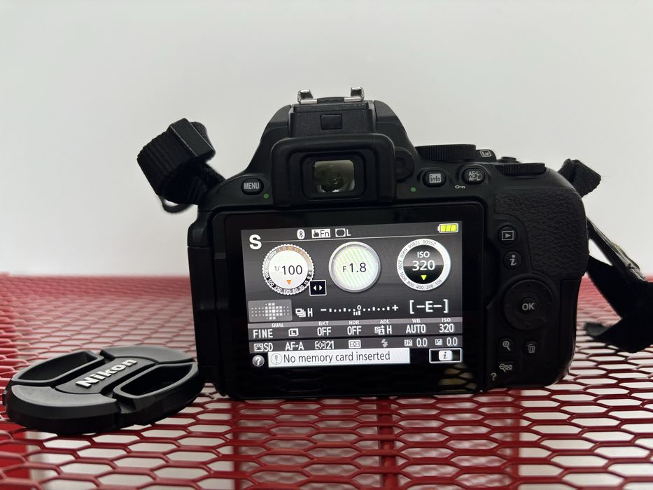 Aparat Nikon D5600 + obiektyw Nikkor 50mm 1.8af