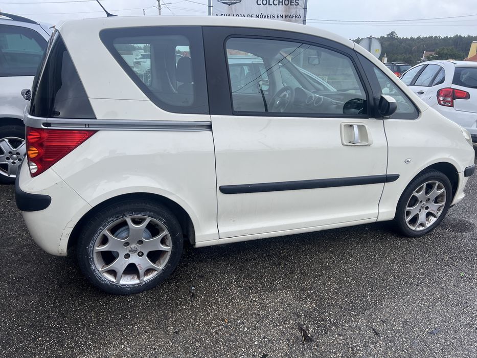 Peugeot.  1007 1.4 hdi