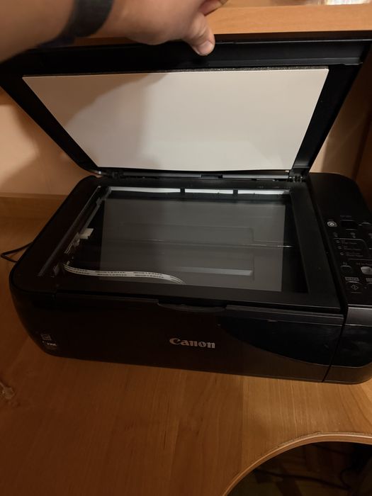 Продам принтер кольоровий -Canon