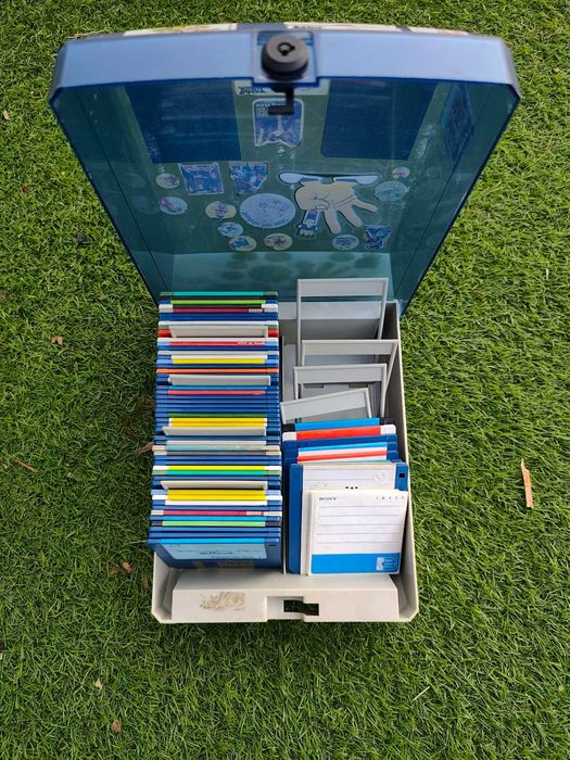 60 Dyskietek Amiga 3,5