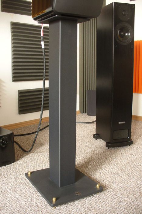 Standy, podstawki pod kolumny KEF LS50