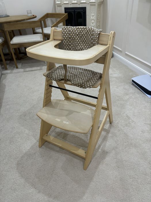 Стілець для годування