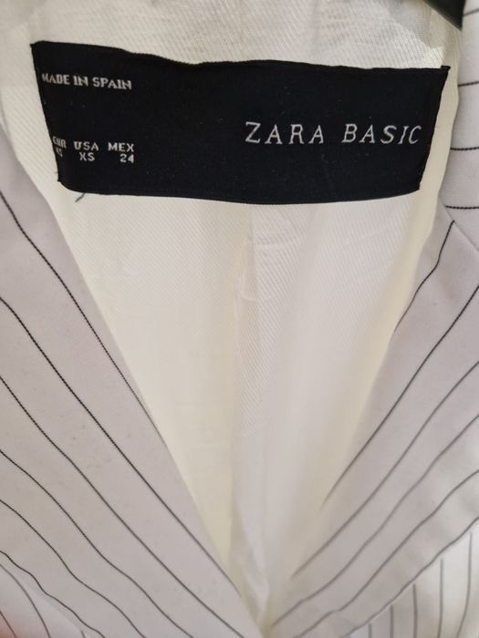 Biala marynarka w czarne paski Zara