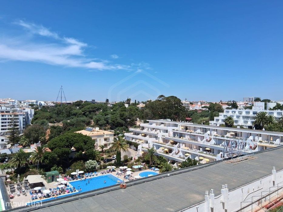 Apartamento T2 +1 com aproveitamento de sotão e vista mar na Quinta...