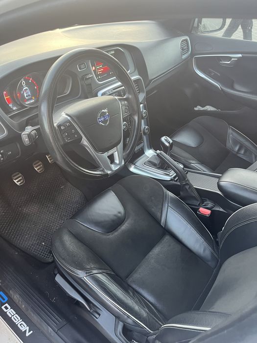 Продам Volvo  v40