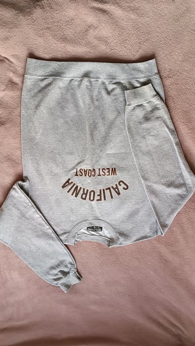 Szara bluza z nadrukiem