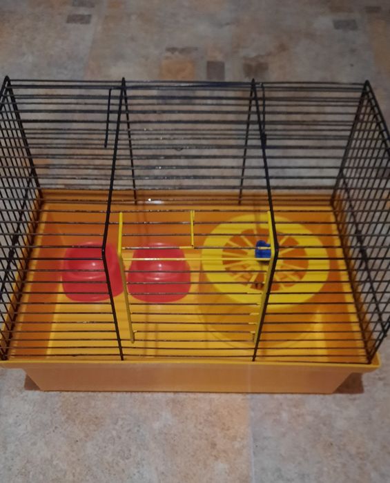 Клетка для хомячка.