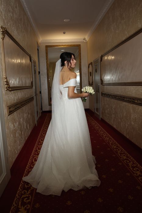 Весільна сукня