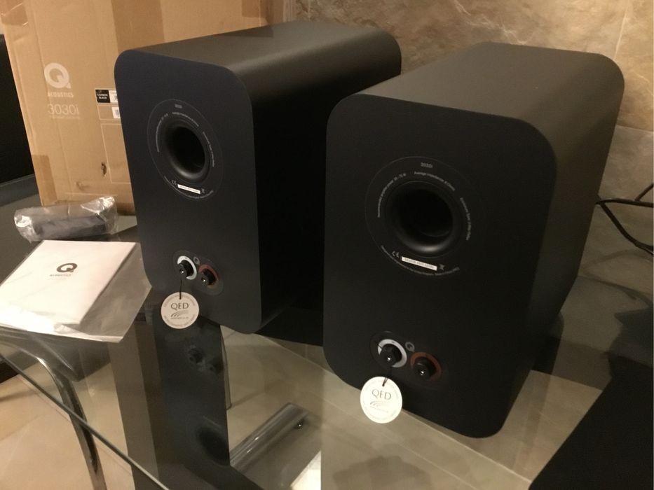 Colunas QAcoustics 3030i
