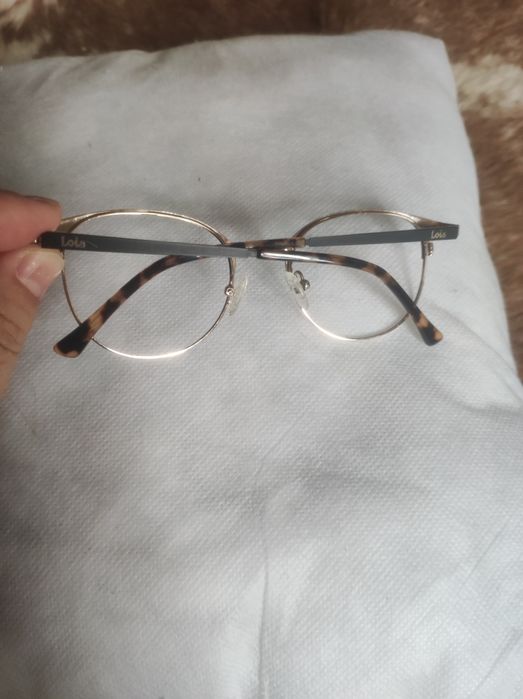 Armação Lois muito boa