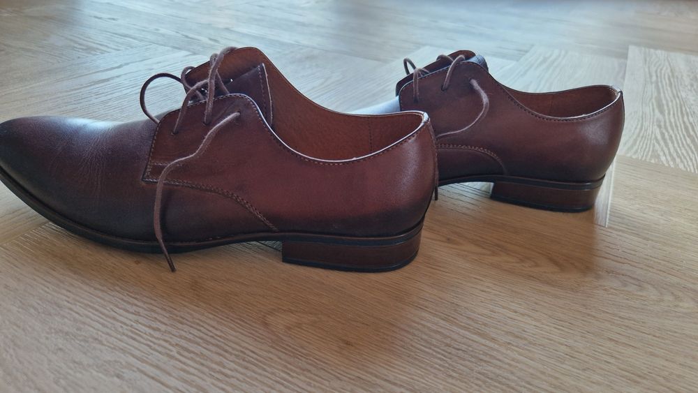 Eleganckie buty chłopięce r.37