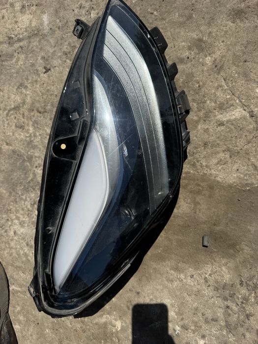 Tesla Y фара тесла