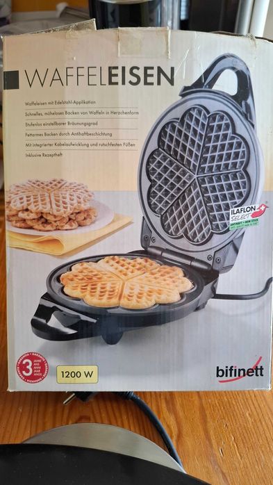 máquina para fazer waffles marca Bifinett