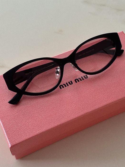 Сонцезахисні окуляри Miu Miu