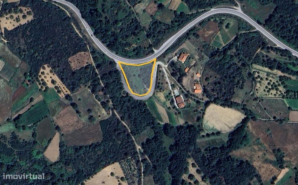 Terreno rústico com 4500 m2 , à beira da estrda Nacional 213