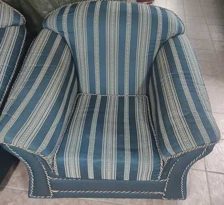 Dois Sofás Individuais Azuis - bom estado, 10 € cada