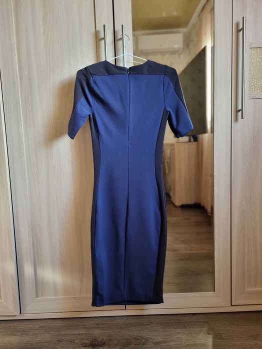 Силуетна сукня міді з чорними вставками H&M, XS-S/42-44 - продаю до 30.09
