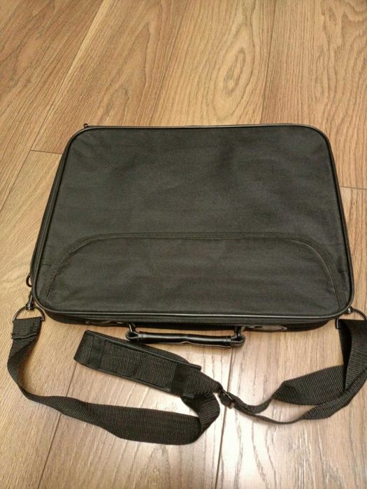 Сумка , рюкзак для ноутбуків