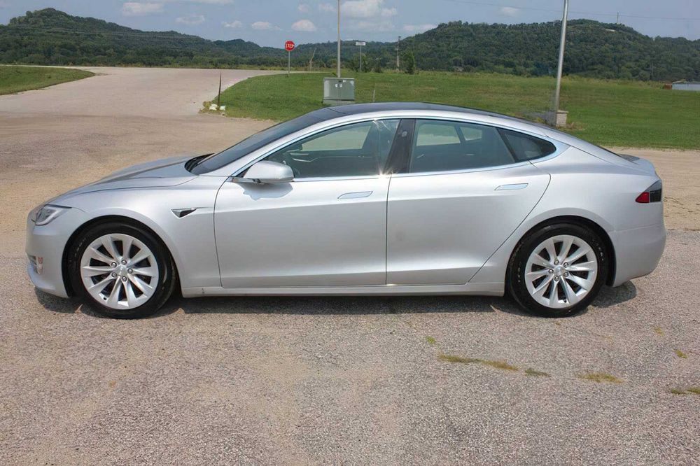 Tesla Model S 100D      2017