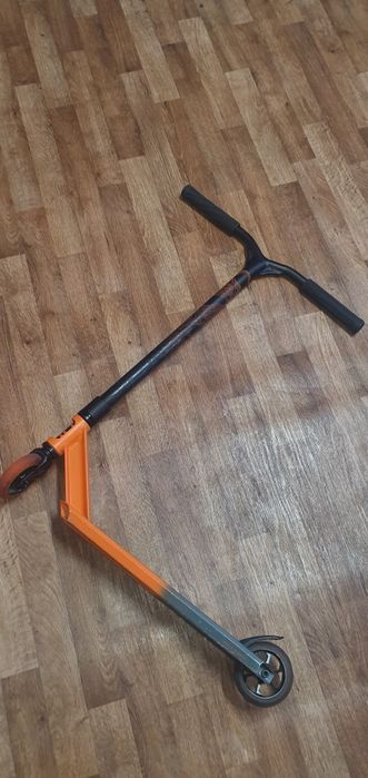 Трюковий самокат