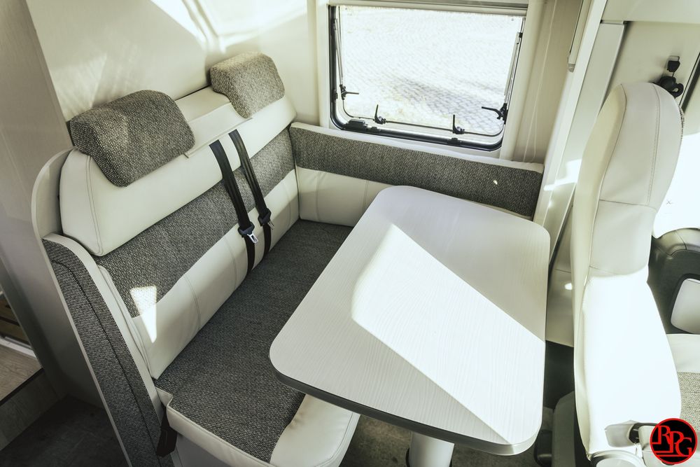 Aluguer de Autocaravana  [2 a 4 Pessoas)