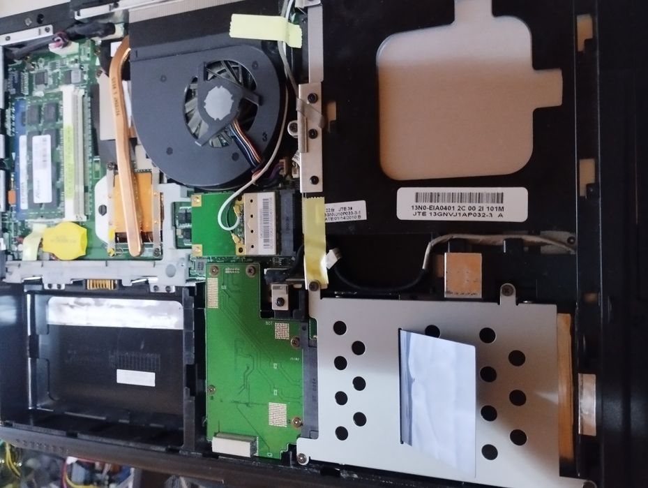 Asus K40AF не включається