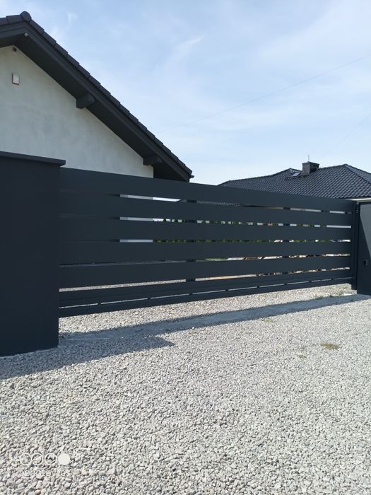 Bramy, przesuwne, dwuskrzydłowe nowoczesne