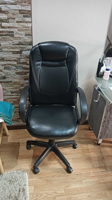 Vendo cadeiras profissional e cliente