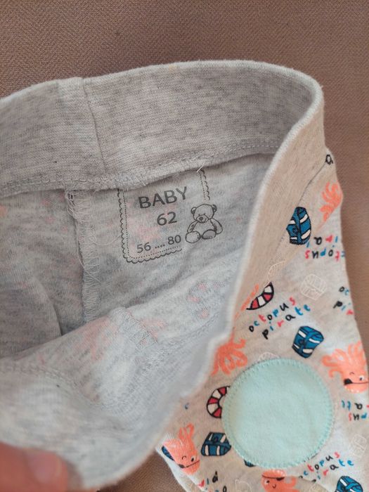 Spodenki/półśpiochy r. 62