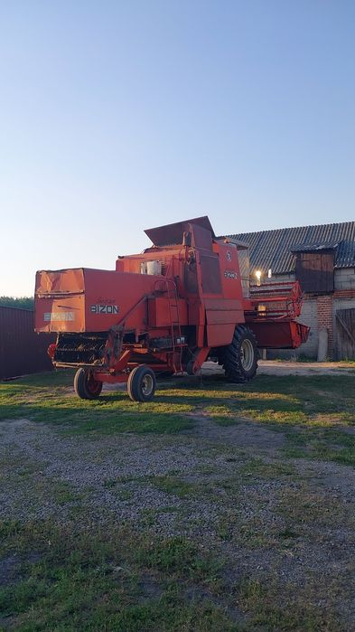 Kombajn zbożowy Bizon Super 1976 (Wersja Eksportowa) z Sieczkarnią