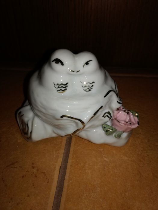 Bonecos / Figuras / Peças decorativas diversas em loiça, a partir de
