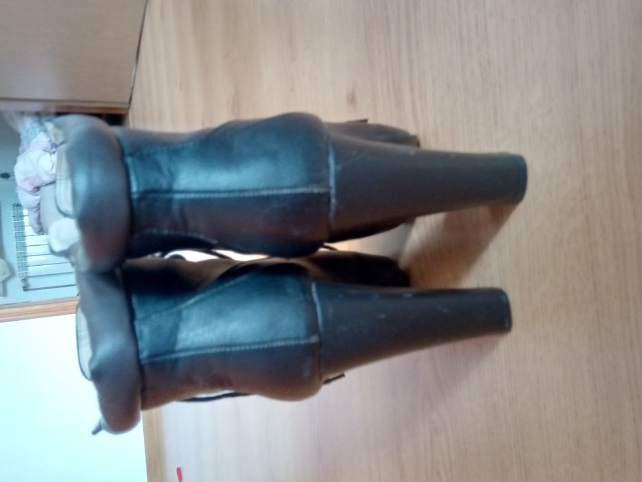 Botki czarne r.39