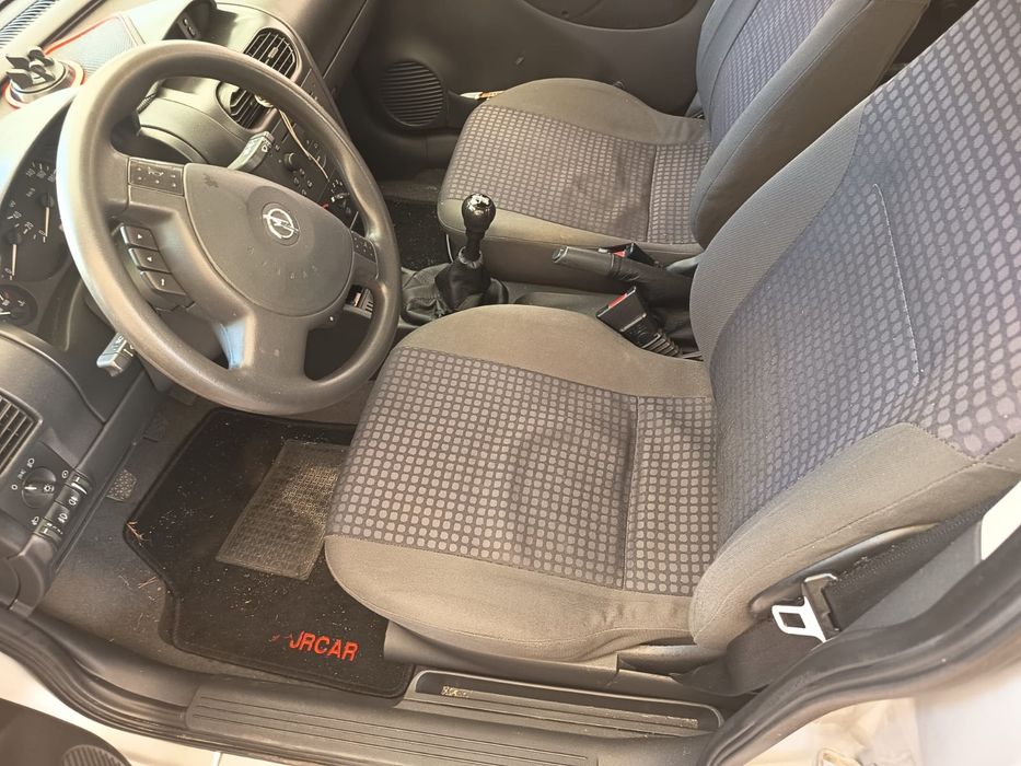 Opel Corsa C (2002) – Económico e Fiável