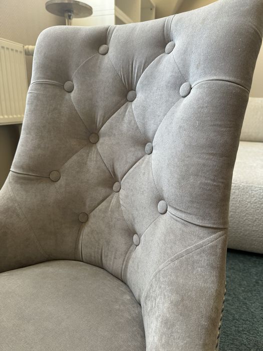 Krzesło tapierowane Taupe