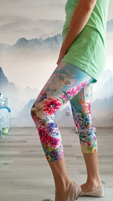 Nowe kolorowe legginsy rozm S
