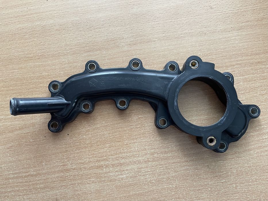 Корпус термостата кожус системи охолодження 05184653AF Jeep