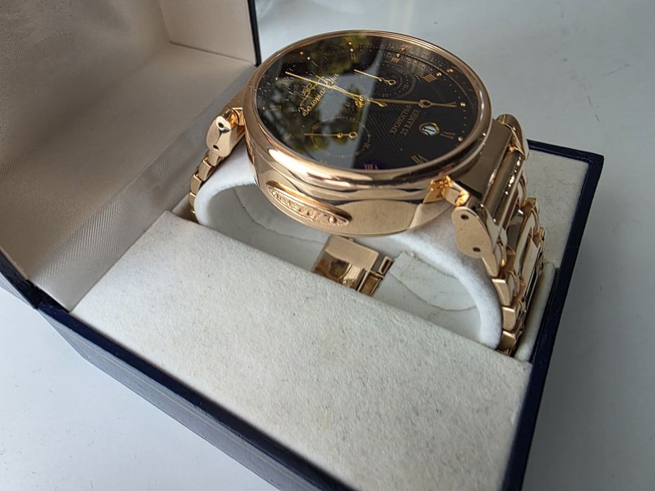 Золотые часы с браслетом