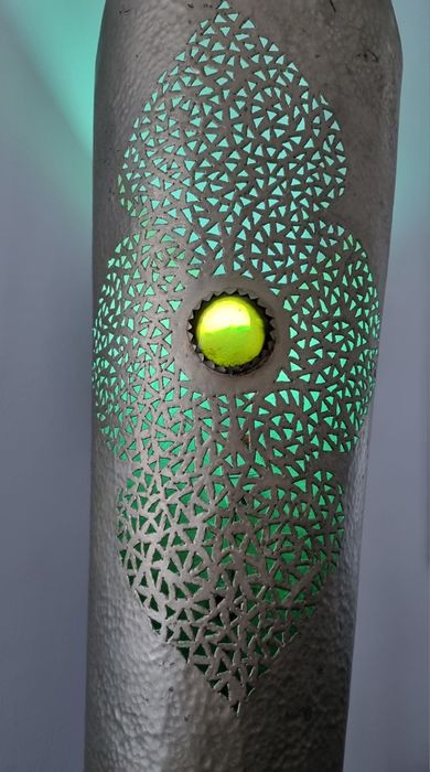 Candeeiro de canto ornamental