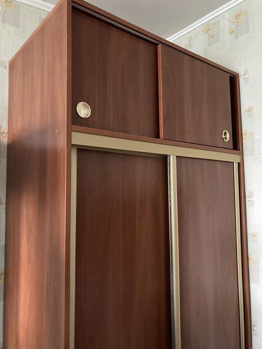 Шкаф и шифоньер деревянный