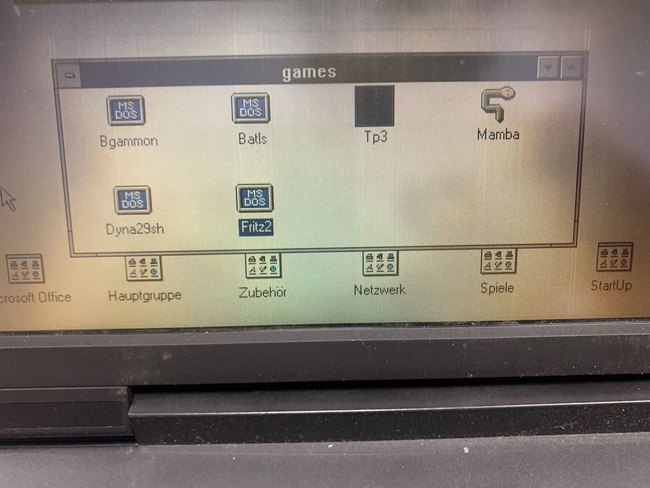 Stary tablet IBM chyba 1995 lub straszy dziala - z ladowarka