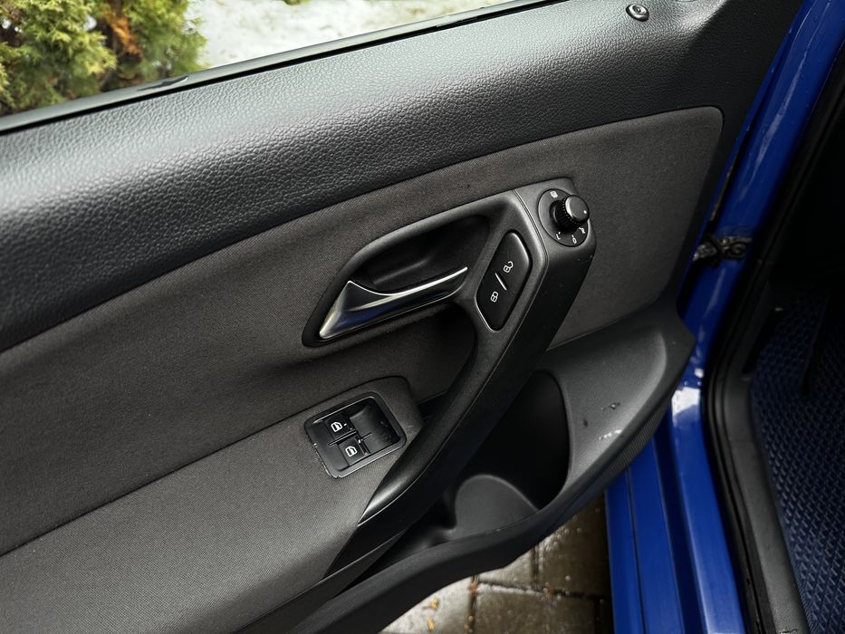 Автомобіль стан супер Volkswagen Polo 2012 1.4 бензин (85 к.с.)