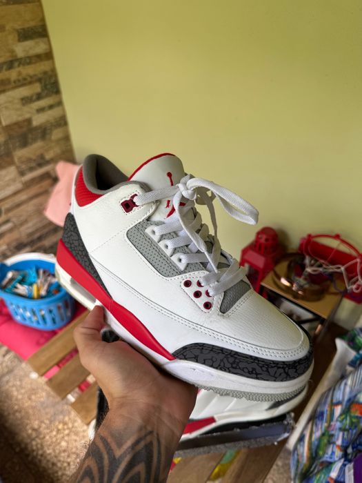 Jordan 3 Fire Red